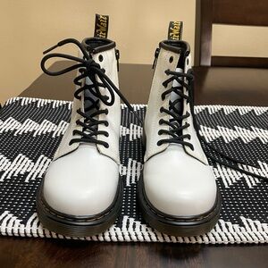 NEW Dr. Martens White Boots - Style 1460 J (Juniors). Size 4M (Women’s 6 - 36EU)